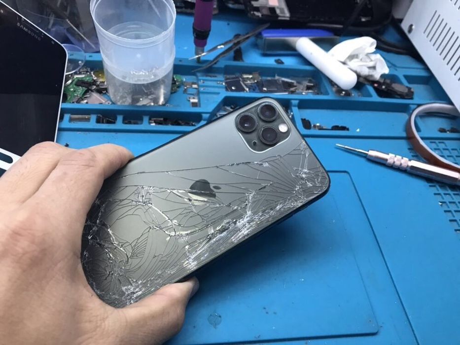 Замена стекла iPhone 15pro/16pro/17pro