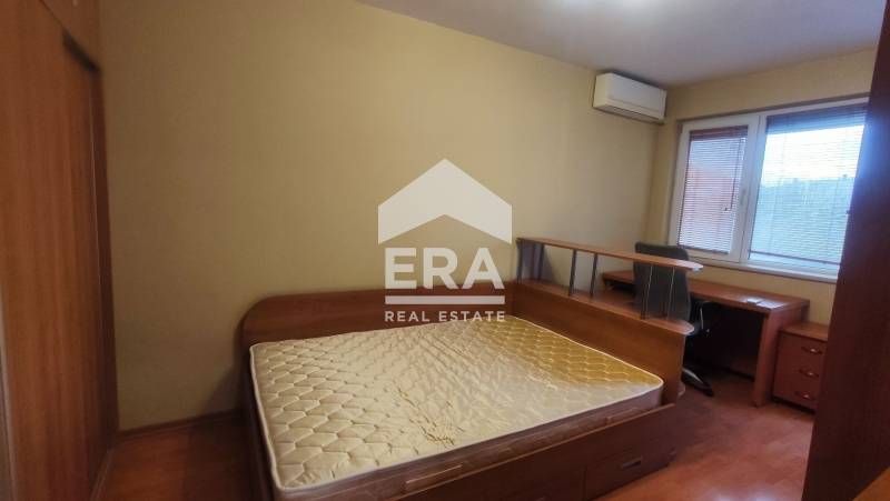 Тристаен обзаведен апартамент под наем, с опция за гараж, район  Лятно