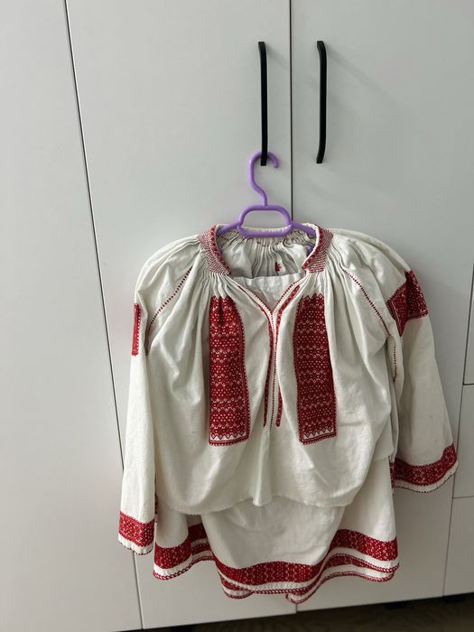 Costum popular autentic oltenesc vechi (~100 ani) – ie, fotă și catrințe țesute manual