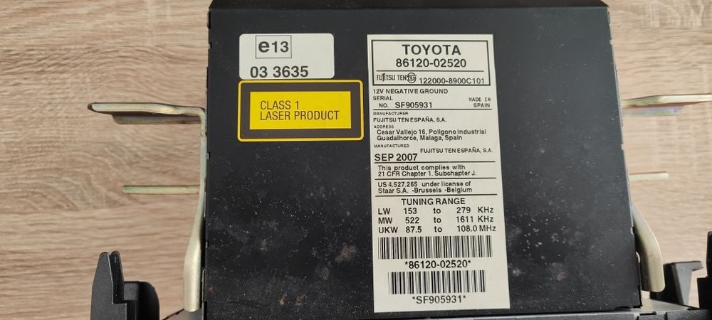 Радио за Тойота авенсис