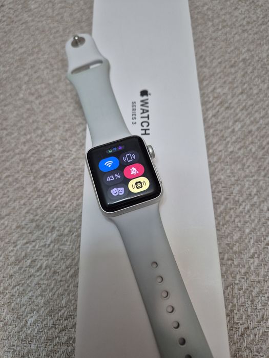 Продам Apple watch Series 3 38mm silver