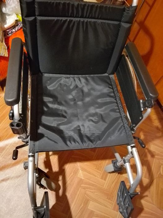 Инвалидна количка запазена