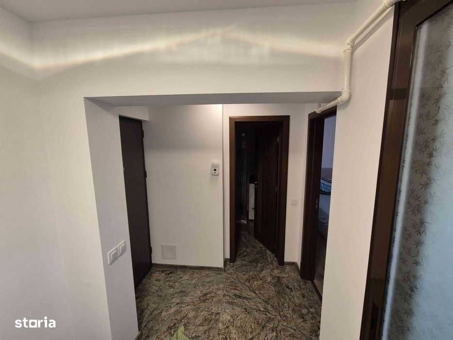 Proprietar vând apartament 2 camere central.