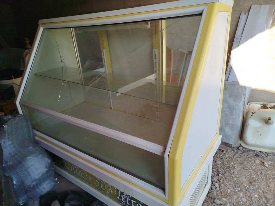 Vitrina Xolodilnik