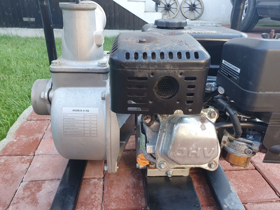 Pompa apa benzina