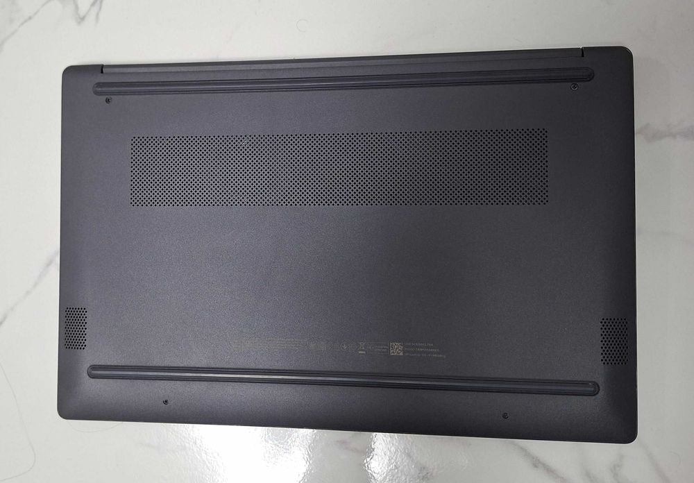 Laptop HP 15-fc0030nq cu procesor AMD Ryzen™ 3 7320U pana la 4.10 GHz 15.6 Full HD, 8GB LPDDR5, 512GB SSD, AMD Radeon™ 610M