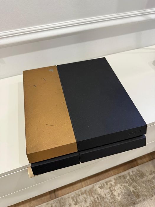 Продам Playstation 4
