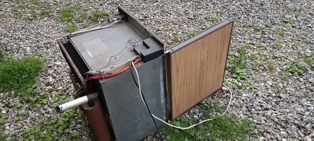 Frigider rulota Electrolux gaz 12v 220v curat funcțional