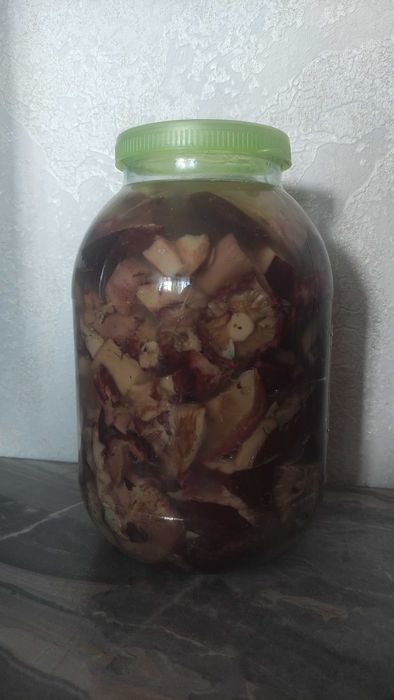 Продам соленые грибы