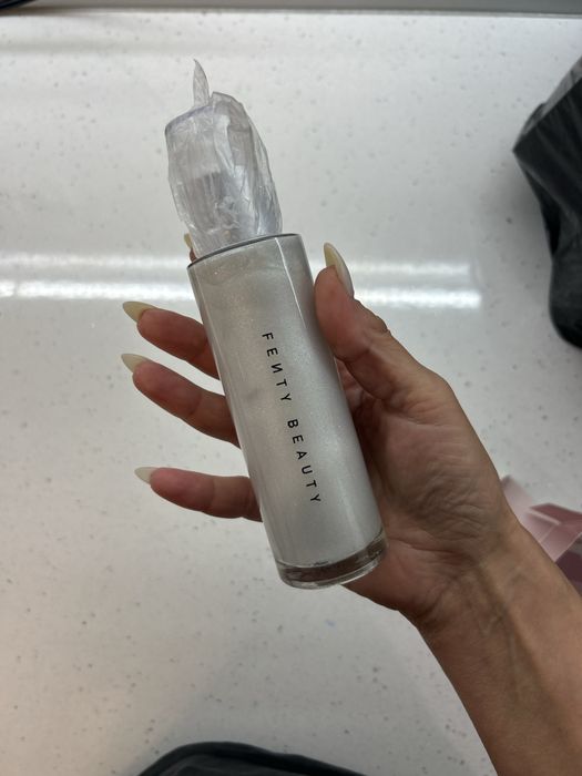 Fenty Beuaty Body Lava лосион с бляскав ефект