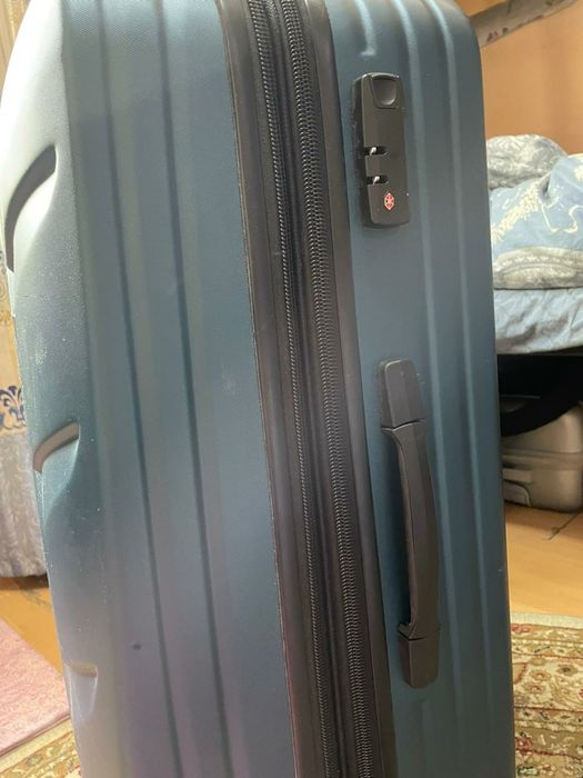 Продам Чемодан большой