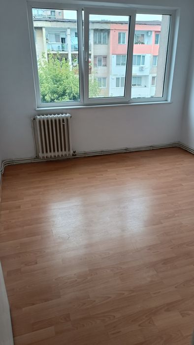 Vând apartament cu 3 camere etaj 3 micro 4 Hunedoara