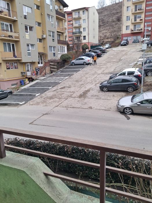 Vând apartament FLORESTI 46 mp  ,Str Stejarului