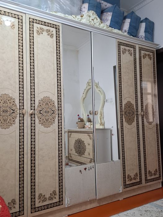 Продам спальный гарнитуры