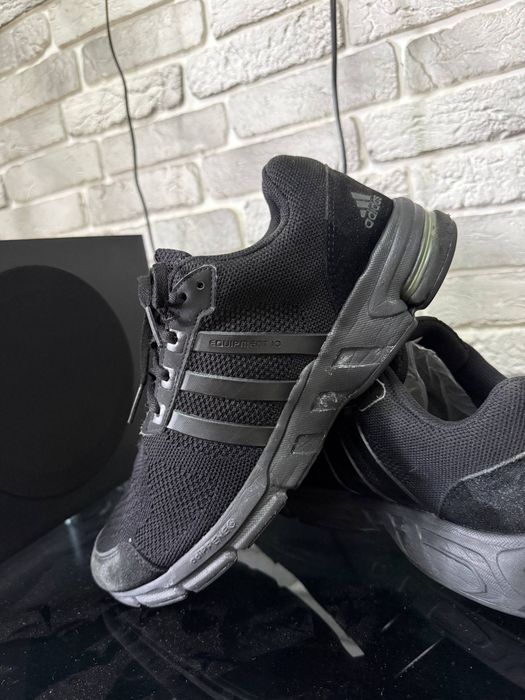 Оригинальные кроссовки adidas