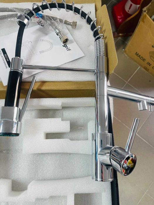 Robinet profesional Ibergrif M22144 pentru bucătărie cu duș detașabil