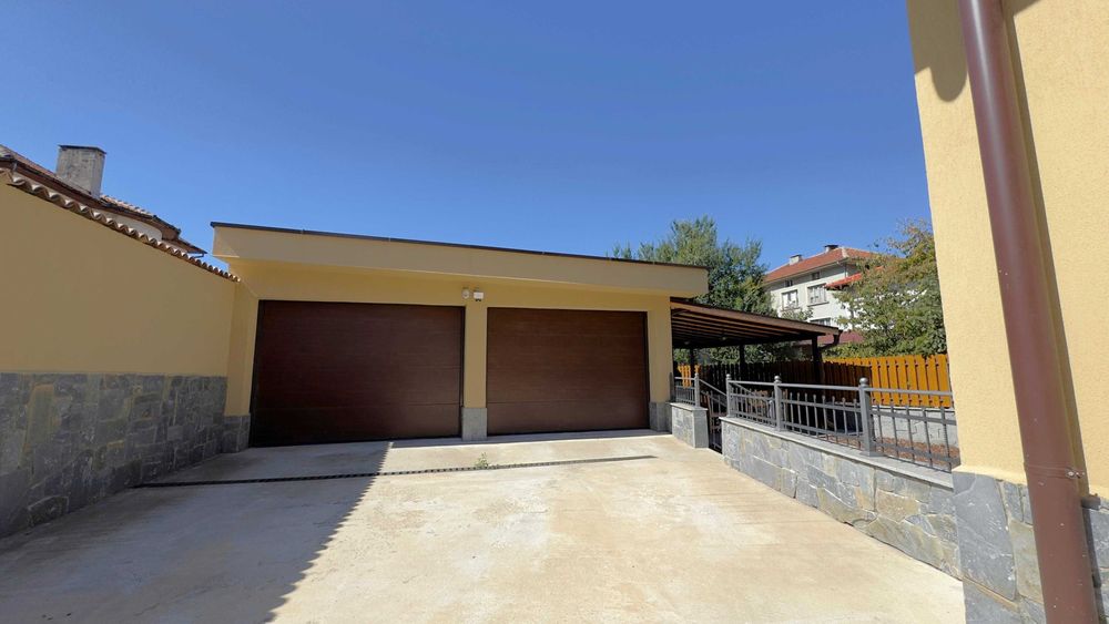 Продава се Къща в Трявна - 435 кв.м за 1725 €/кв.м - Снимка #2