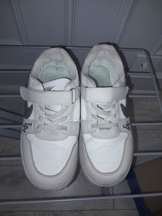 Отдам кросовки Найк Nike 34 размер для всех мальчика и девочки