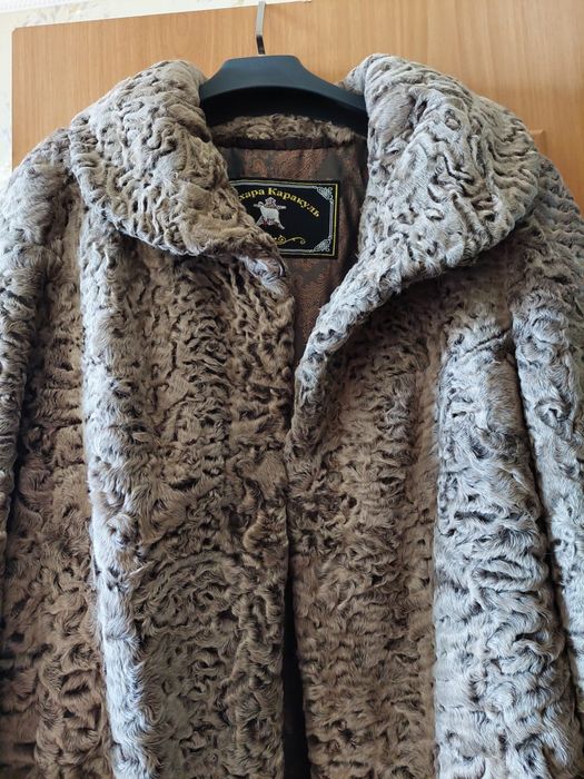 Продается шуба каракуль