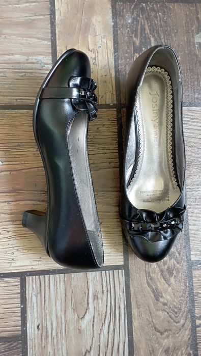 Туфли 36 размер. Качество отличное. Каблук очень удобный.