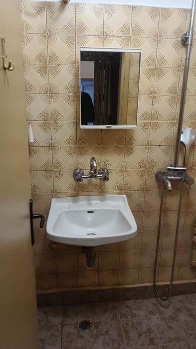 Дава се под наем Двустаен апартамент в Шумен, Херсон - 60 кв.м за 306 € - Снимка #12