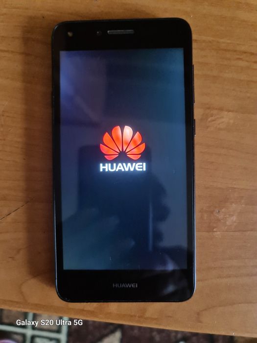 Продам телефон HUAWEI
