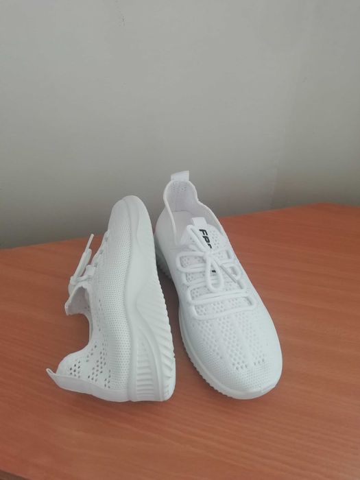 Дамски маратонки 36 размер, нови