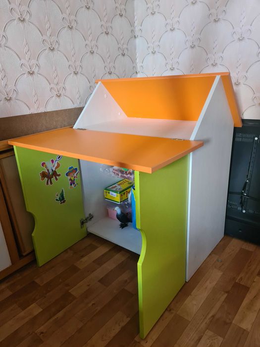 Стол - домик шкаф детский