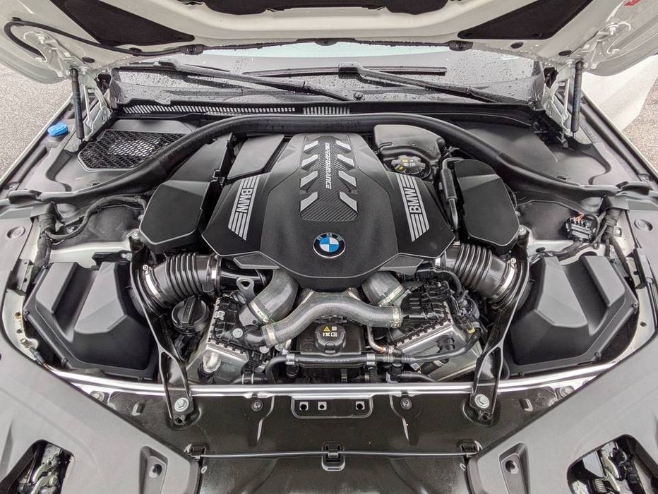 BMW M 850i 2025 год