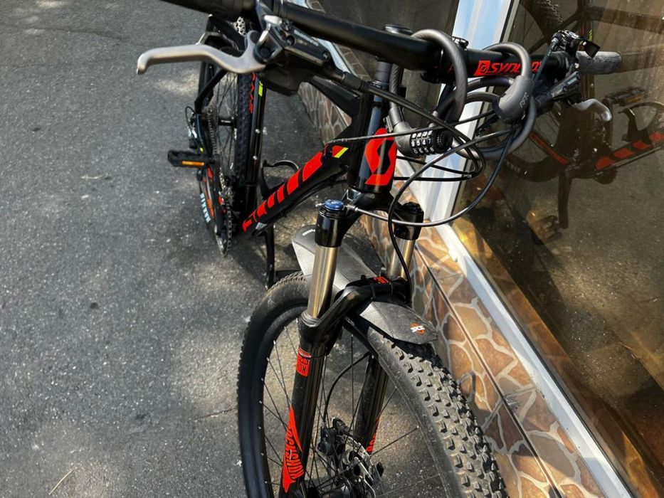 Vând bicicleta mountinbike Scott cu roti 29