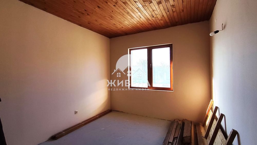 Продава къща в с.Селце, 121 кв.м, двор - 935 кв.м