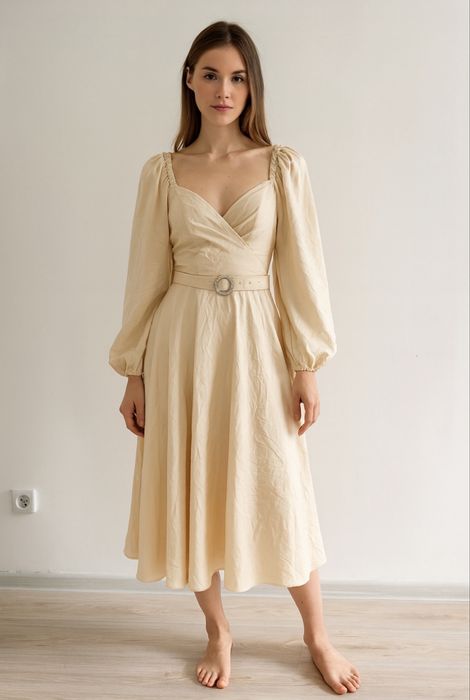 Платье от Lichi, миди, бежевый М