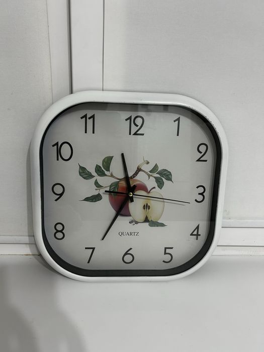 Продам часы настенные