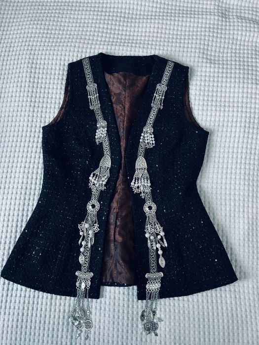 Продам камзол новый