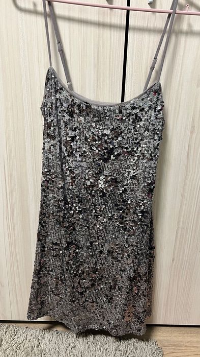 Дамски рокли и гащеризон