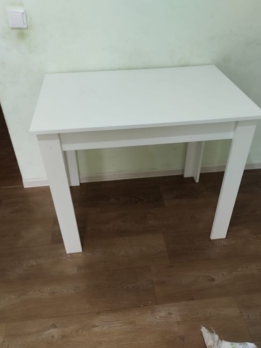 стол 6000тг сатылады