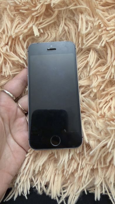 Продам айфон 5 s