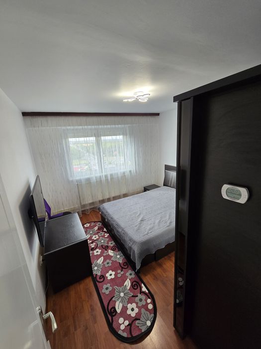 Inchiriez apartament  2 camere Tomis Nord(Rovere)