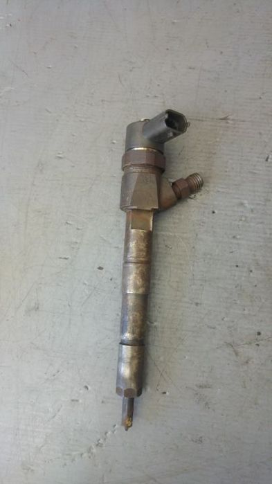 Injector 1.9 jtdm 937a5000 alfa romeo 147 0445110243