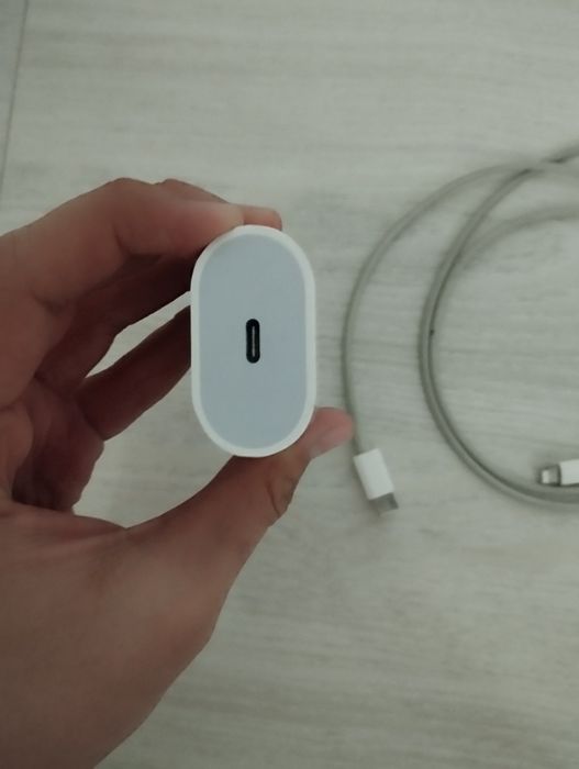 Зарядка айфон оригинал