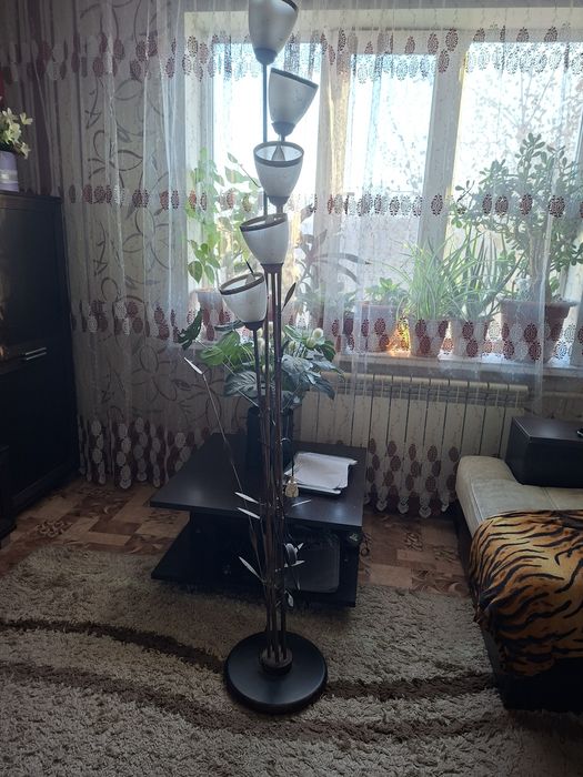 Светильник напольный