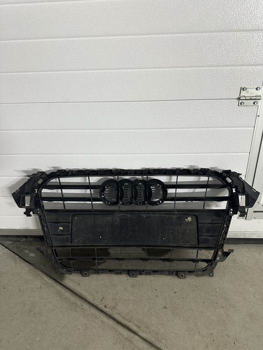 Grila originala audi a4 b8.5