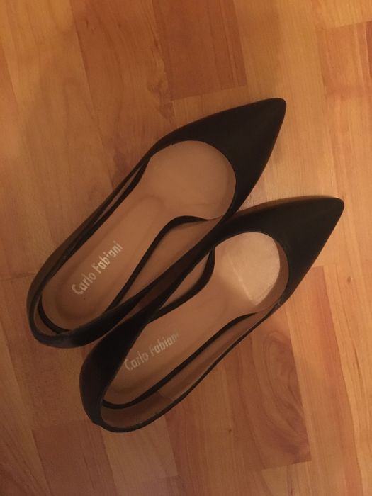 класически черни кожени обувки с ток 38 номер