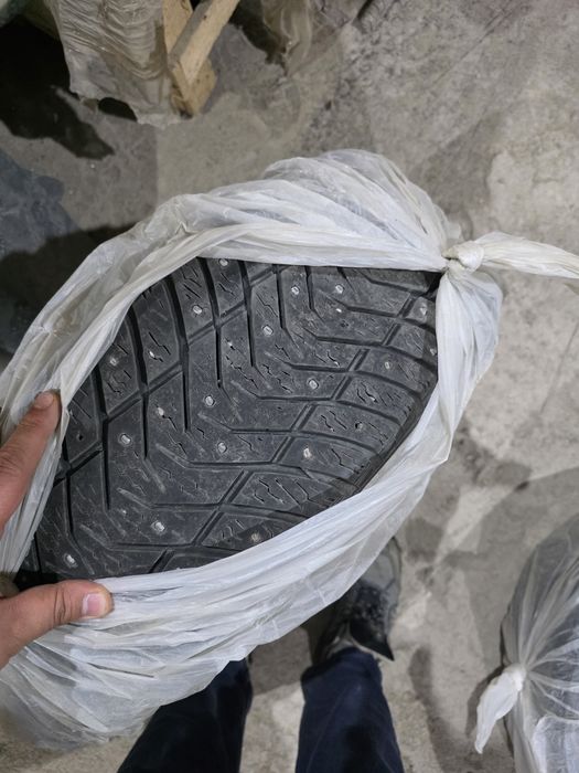 Продам шины 215/60/17