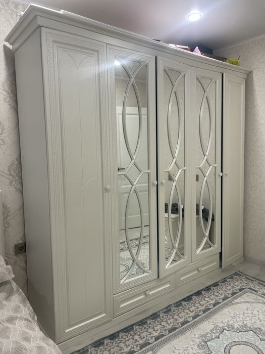 Продам спальный гарнитур