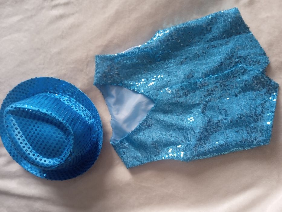 Шляпа и желетка для праздника .