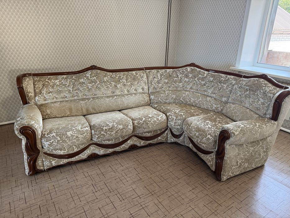 Продам диваны в гостиную