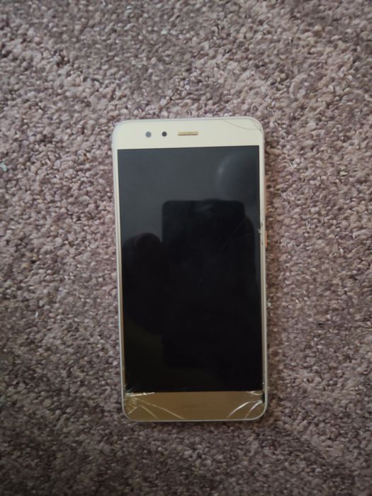 Vând Huawei p10 lite spart