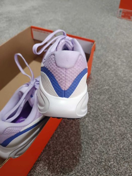 W NIKE REVOLUTION 8 Нови  36,5 номер