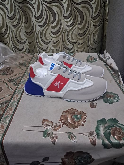 Продаются кроссы